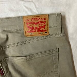 Levi's Taupe Jeans